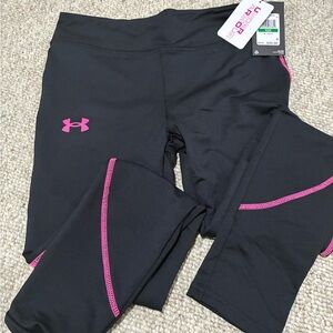 BNWT Under Armour youth Leggings in Black with Pink Trim